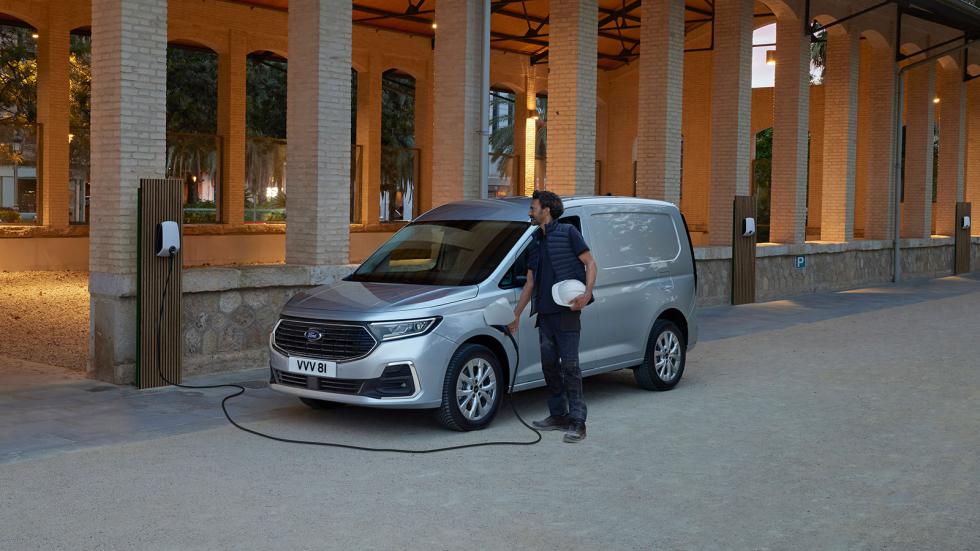 Νέο Ford Transit Connect: Με κάθετα αναδιπλούμενα καθίσματα και PHEV  